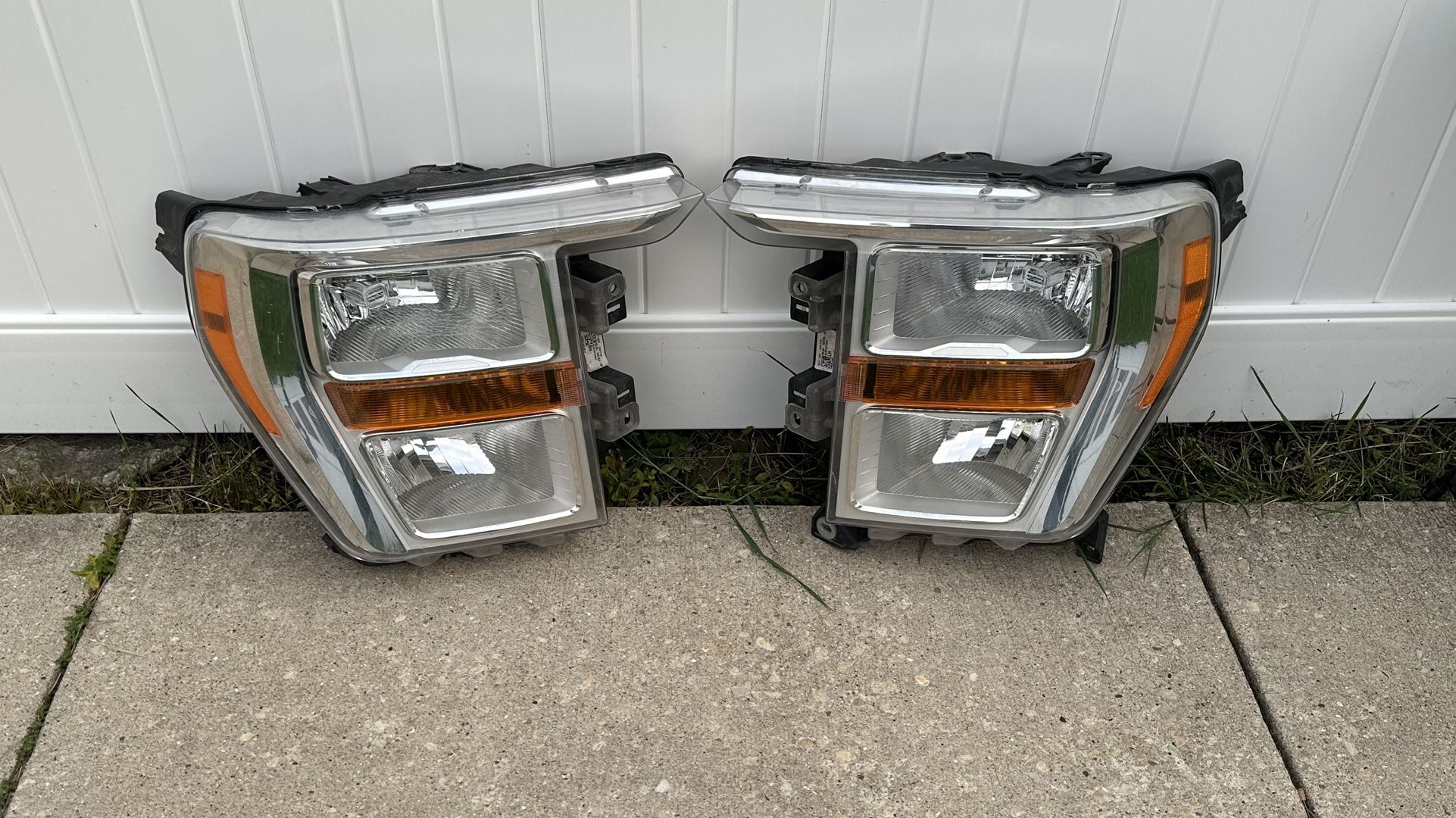 21-23 Ford F-150 OEM headlights