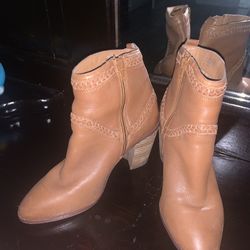 Size 8  ALDO 