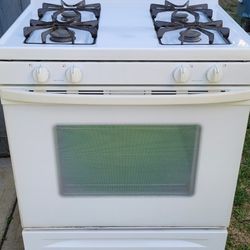 Preciosa Estufa De Gas Whirlpool Lista Para Usar Super Limpia Trabaja Muy Bien Los Cuatro Quemadores Y El Horno $150