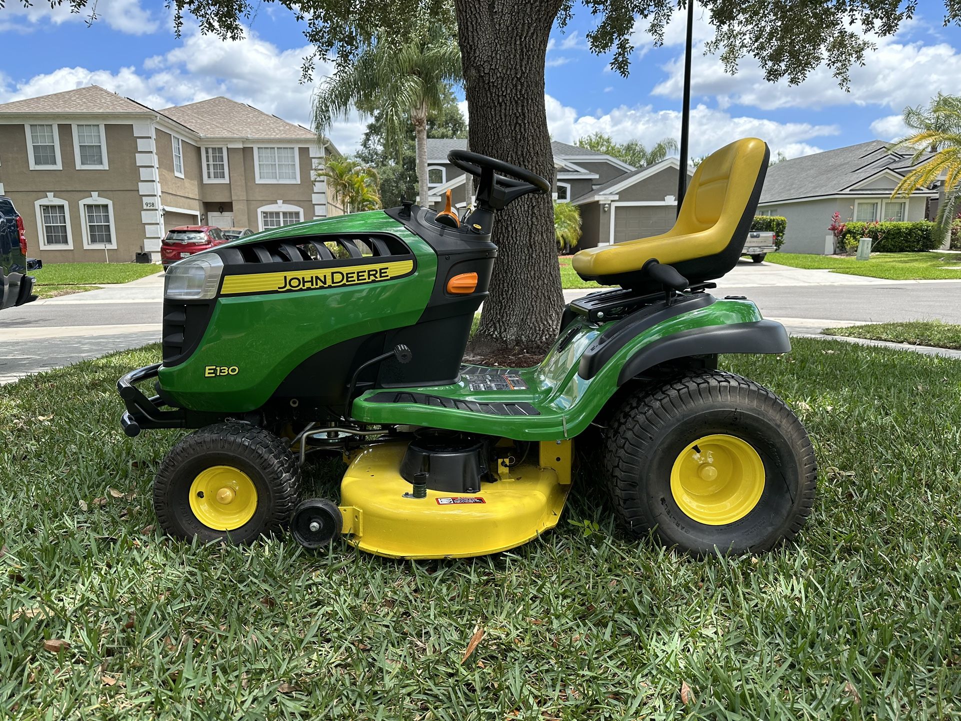John Deere E130 Riding Lawn Mower for Sale in Alafaya, FL OfferUp