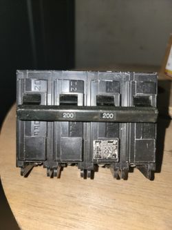 SIEMENS EQ9685 200 AMP 4P 120/240V BREAKER ..