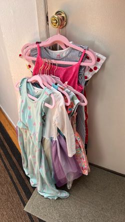 Girls dresses size 5/6