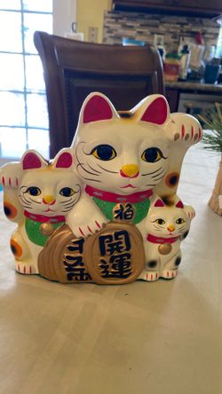 Japanese lucky cat Maneki neko