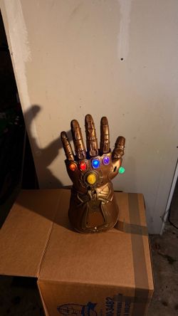 Marvel Thanos Infinity Gauntlet Electronic Glove with Lights & Sounds