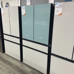 Samsung - BESPOKE 29 cu. ft 4-Door French Door Smart Refrigerator with Beverage Center - Morning Blue Glass & White Glass 🫣