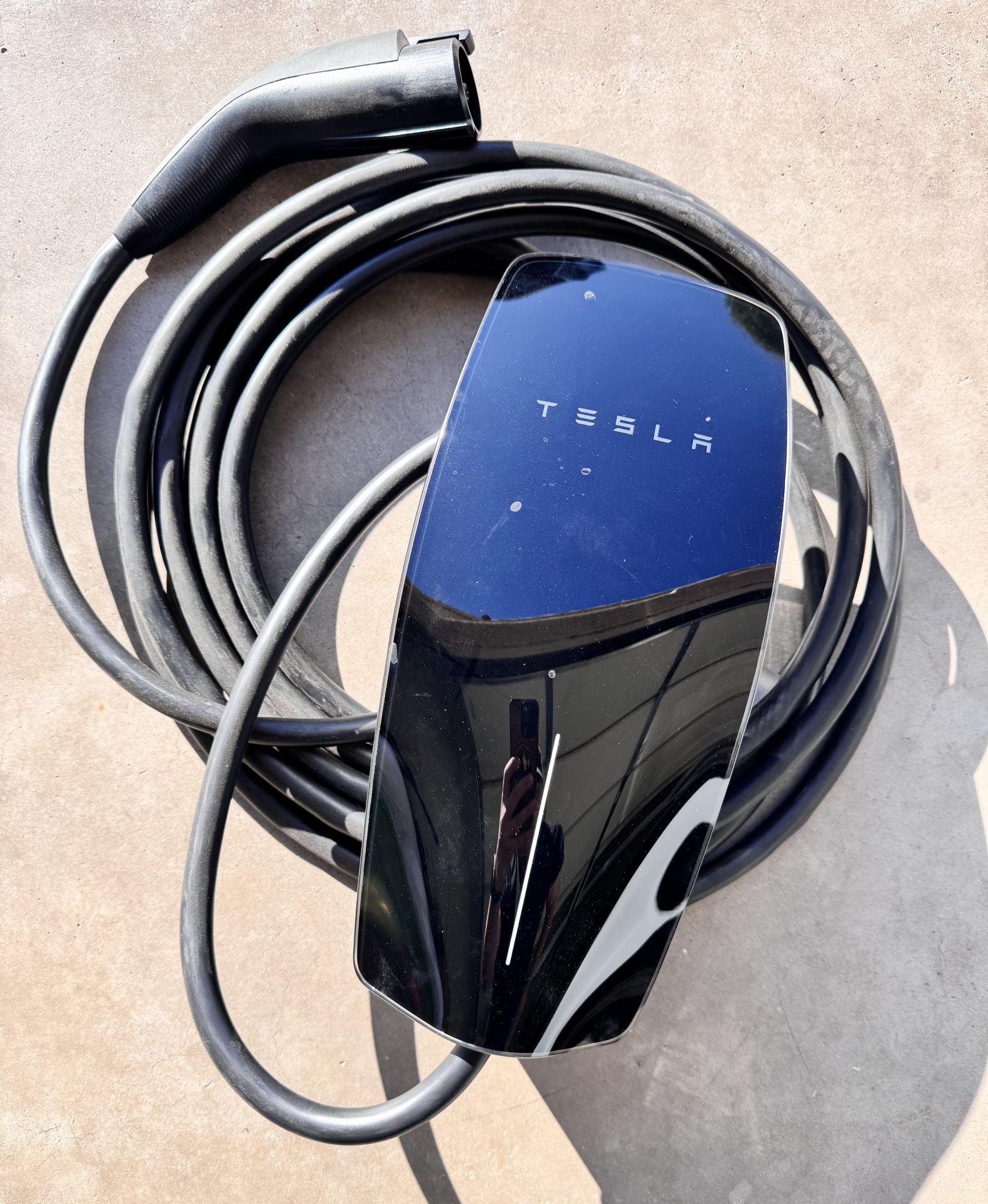 Tesla J1172 Gen3 Wall Connector