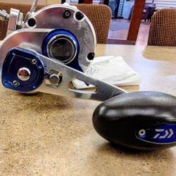 Daiwa Saltiga LD40 Lever Drag Reel – Silver/Blue (65 lb Spectra Pro)
