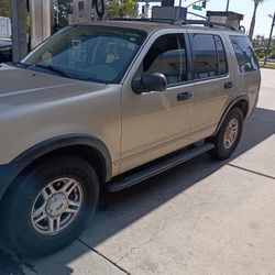 2003 Ford Explorer XLS 