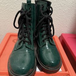 Doc Marten Dupes 