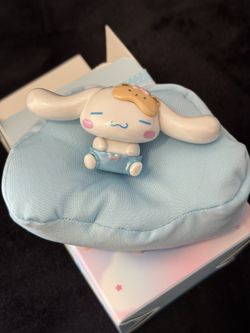 Cinnamon roll Figurine