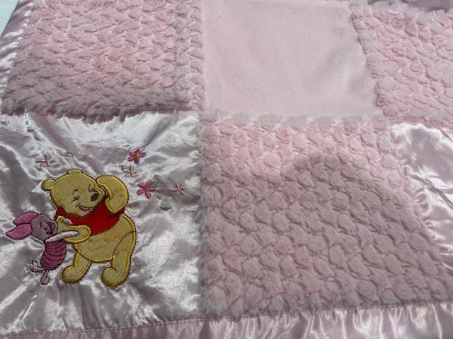 Winnie The Pooh Satin Trim & Back Baby Blanket Piglet Soft VINTAGE 29x29