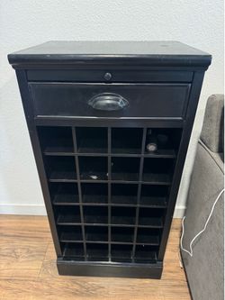 Wine cabinet