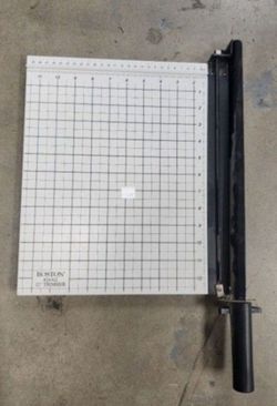 Paper cutter, boston style, 12"