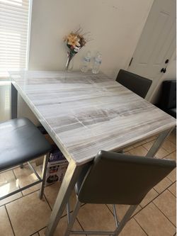 Dinning table