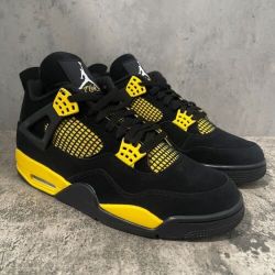 Jordan 4’s “Black n Yellow”