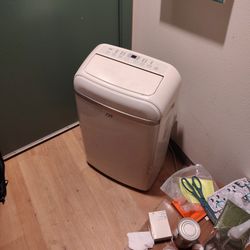 Air-conditioning My Name Is Lisa Thomas My Number Is (contact info removed) I'm Aski 150 To 200 Or Best Offer Thank You