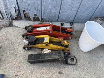 FREE - Two Floor Jacks (Both Work) + Hitch Drawbar