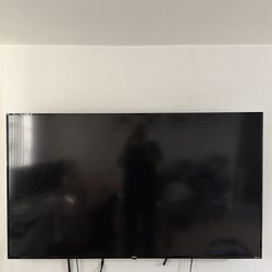 ONN Roku 65” Smart TV