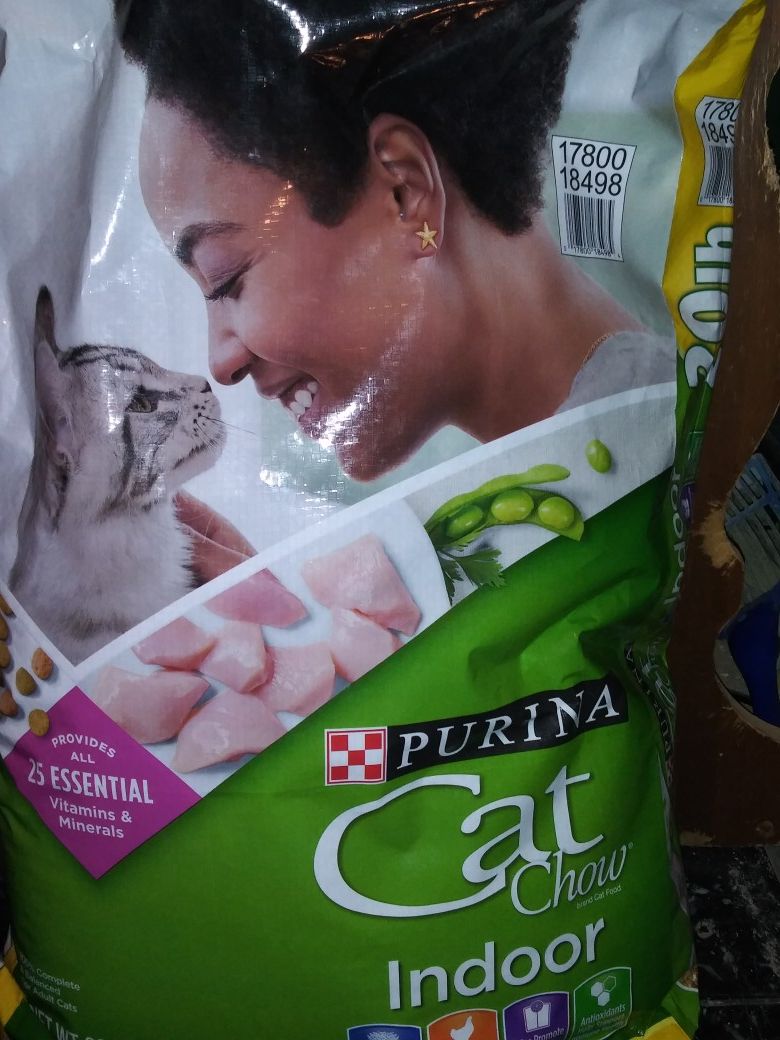 20 lbs pound of purina cat food