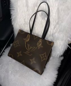 Louis Vuitton OnTheGo PM