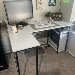 White L-shaped desk