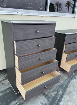Five drawers dresser