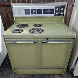 GM Frigidaire Deluxe Range