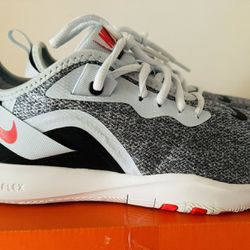 Woman Nike Flex Running Shoes Size 7