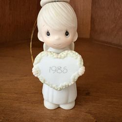 Precious Moments Ornament. 1985 Annual Special 
