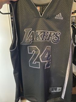 Kobe Bryant jersey kids large