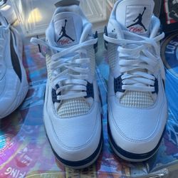 Jordan 4 Midnights