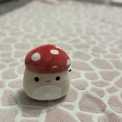 Malcom Red Mushroom Squishmallow 4”🍄