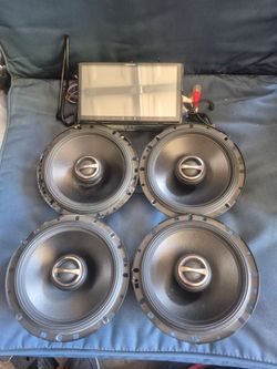 Alpine Multimedia stereo with Alpine speakers