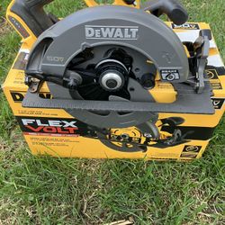 FLEXVOLT 60V MAX Cordless Brushless 7-1/4 in. Circular Saw with Brake (Tool Only) Left Handle 