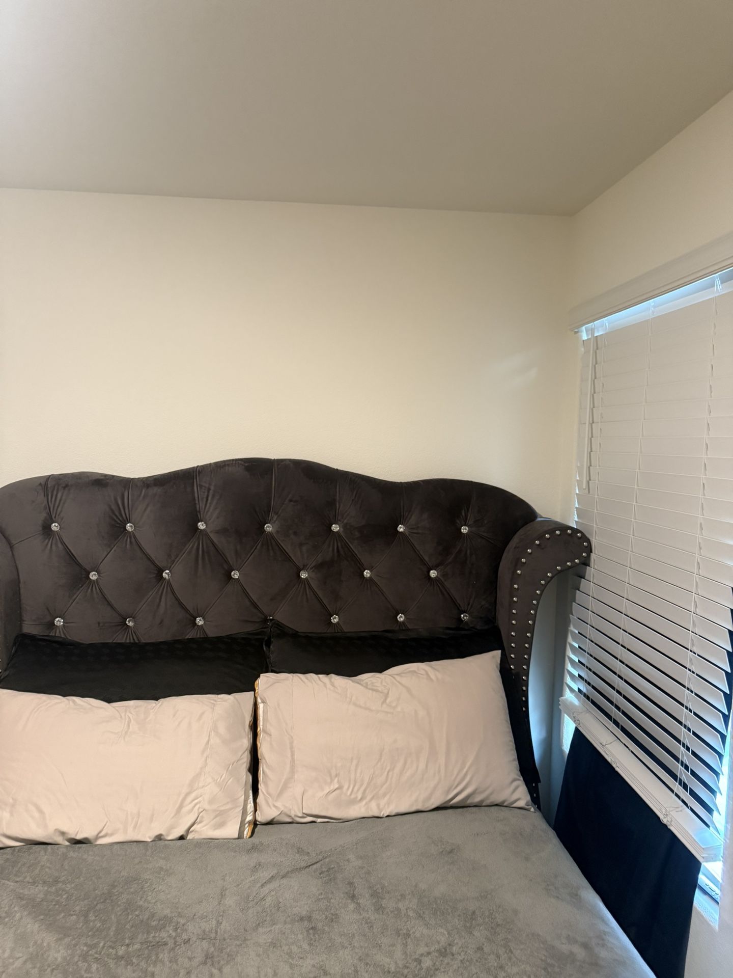 Queen Tuffed Bed Frame