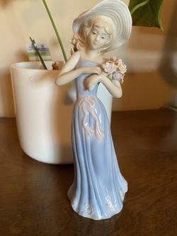 House Of Lloyd Figurine