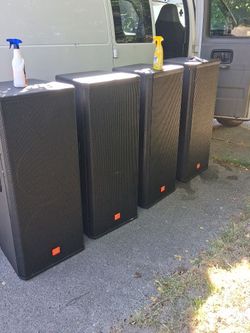 Jbl mrx 500 525 dual 15inchs 4 total  these were in a small club  and carvin dcm2000 amp qsc k181 powerd sub and mixing board