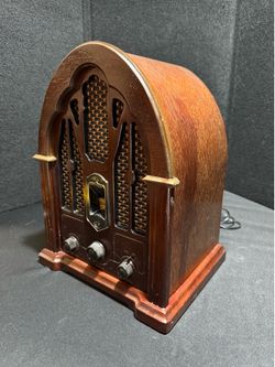 GE Wood Cathedral 1932 Replica AM/FM Radio Vintage Model 7-4100JA