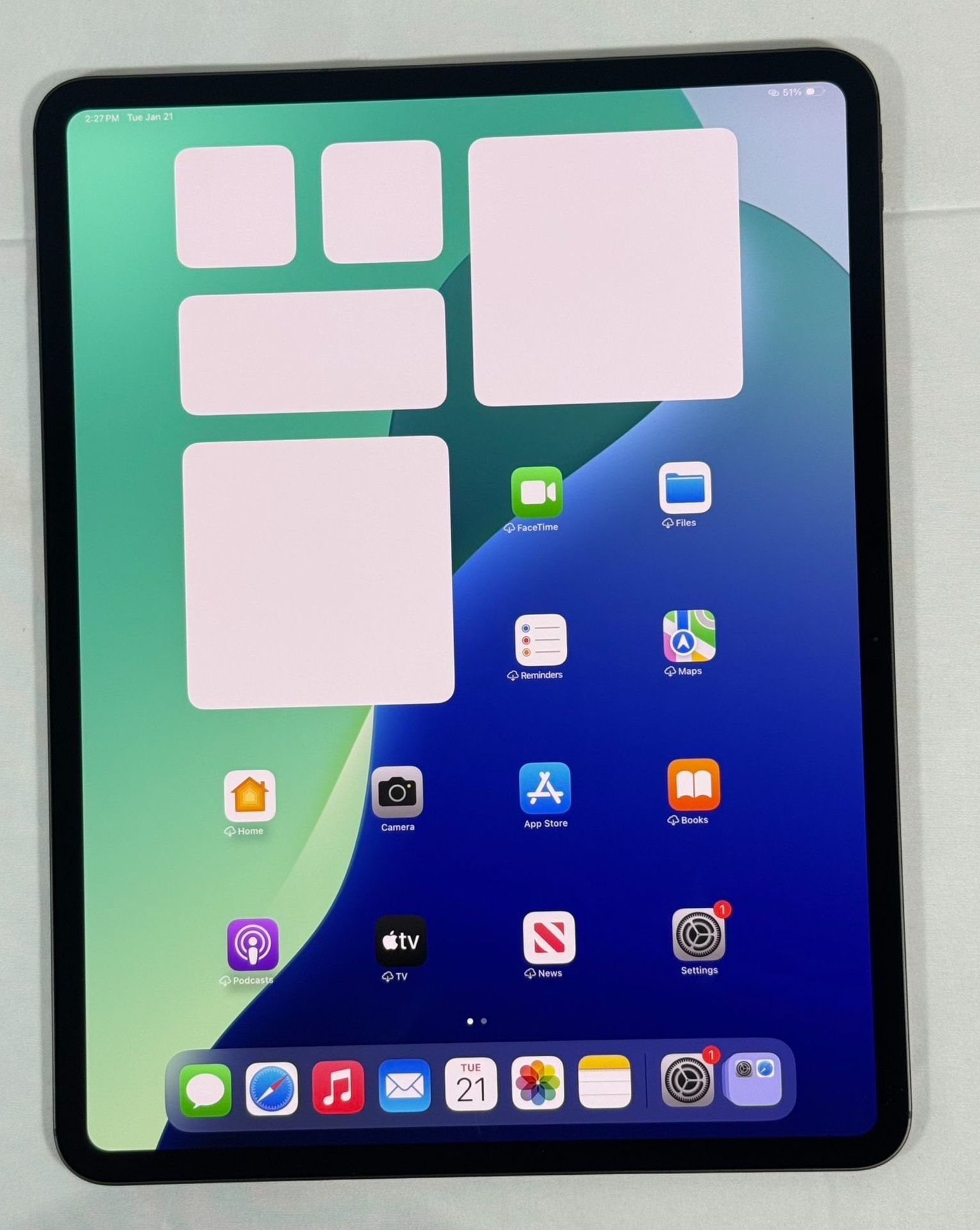 IPAD PRO 13” M4 WiFi + CELLULAR ($760) First Come First Serve (UNLOCKED) PRICE FIRM