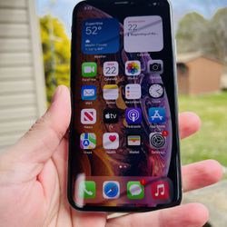 iPhone XS Unlocked - NO BACK CAMERA 