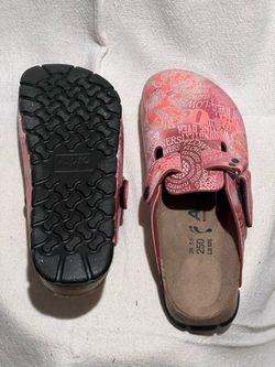 Birkenstock “Alpro” - Pink/wine colored with typography design “flowers”