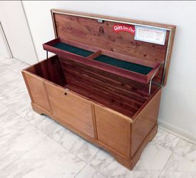 Vintage Cedar Hope Chest with Tray