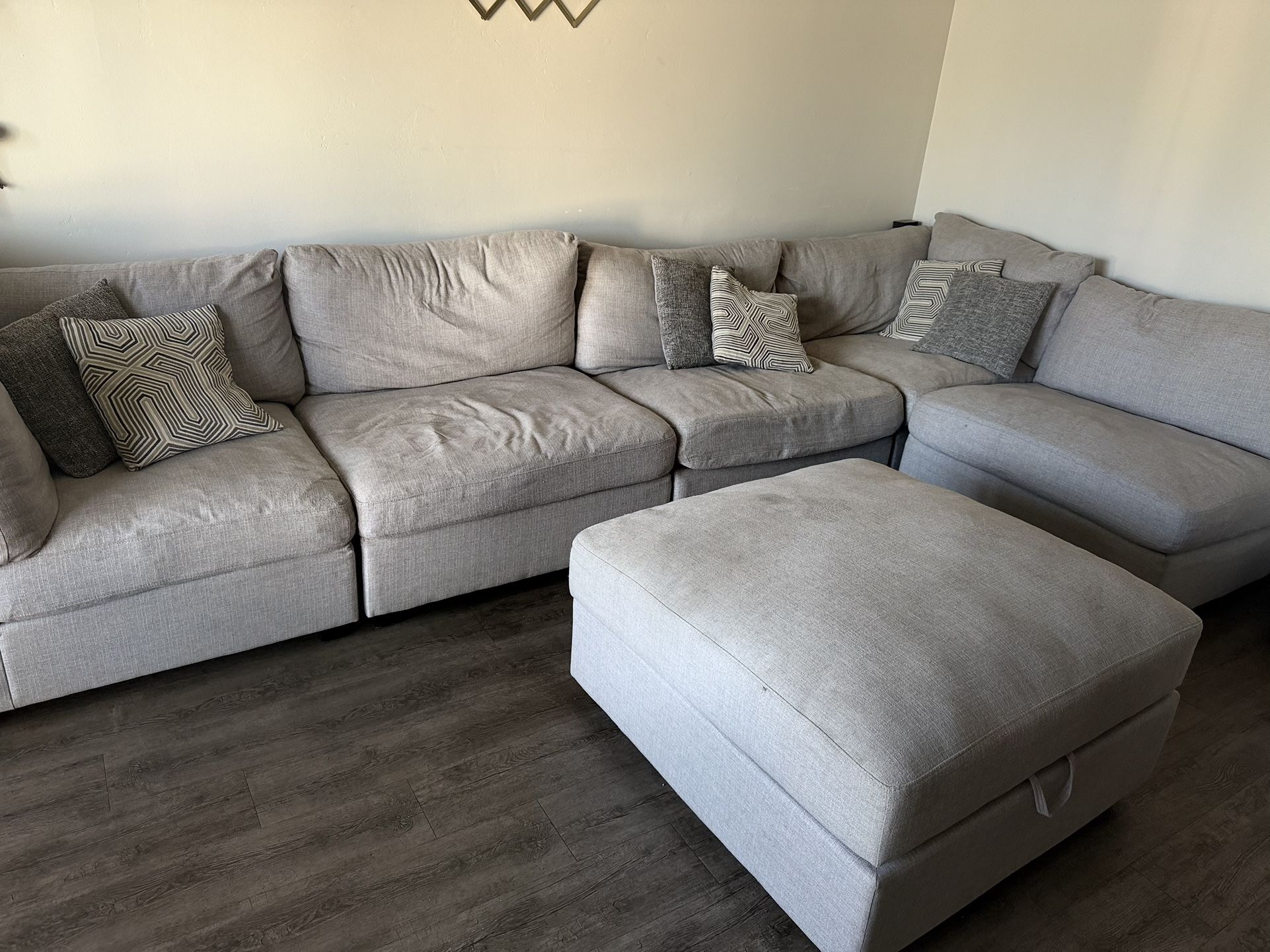 ποΈ Free Modular Sofa + Ottoman!