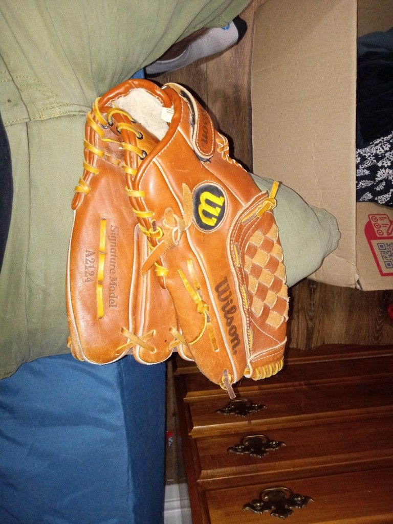 Wilson George Brett Signature Model A2124 Glove