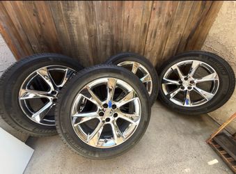 Lexus RX350 19” Chrome Wheels with Tires