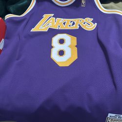 New XL Kobe Bryant 8 