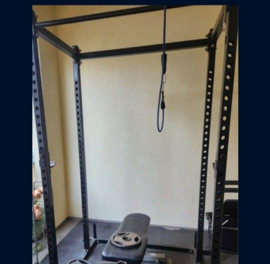 Exercise Station With Weight Plates