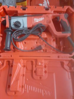 Milwaukee 8 Amp Corded 1 in. SDS D-Handle Rotary Hammer