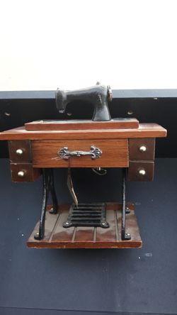 Collectible saw macchine