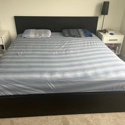 King Bed in great condition (with California King mattress)